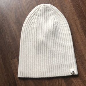 Lululemon be cozy toque cream one size